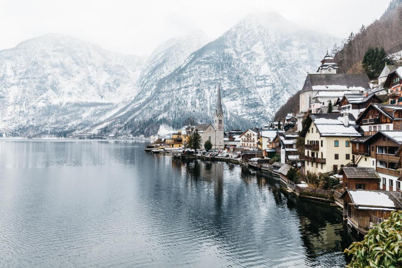 Haus Am Hof - 15Th Century House At The Lake, Near The Marketplace, With A Balcony Hallstatt Exterior photo