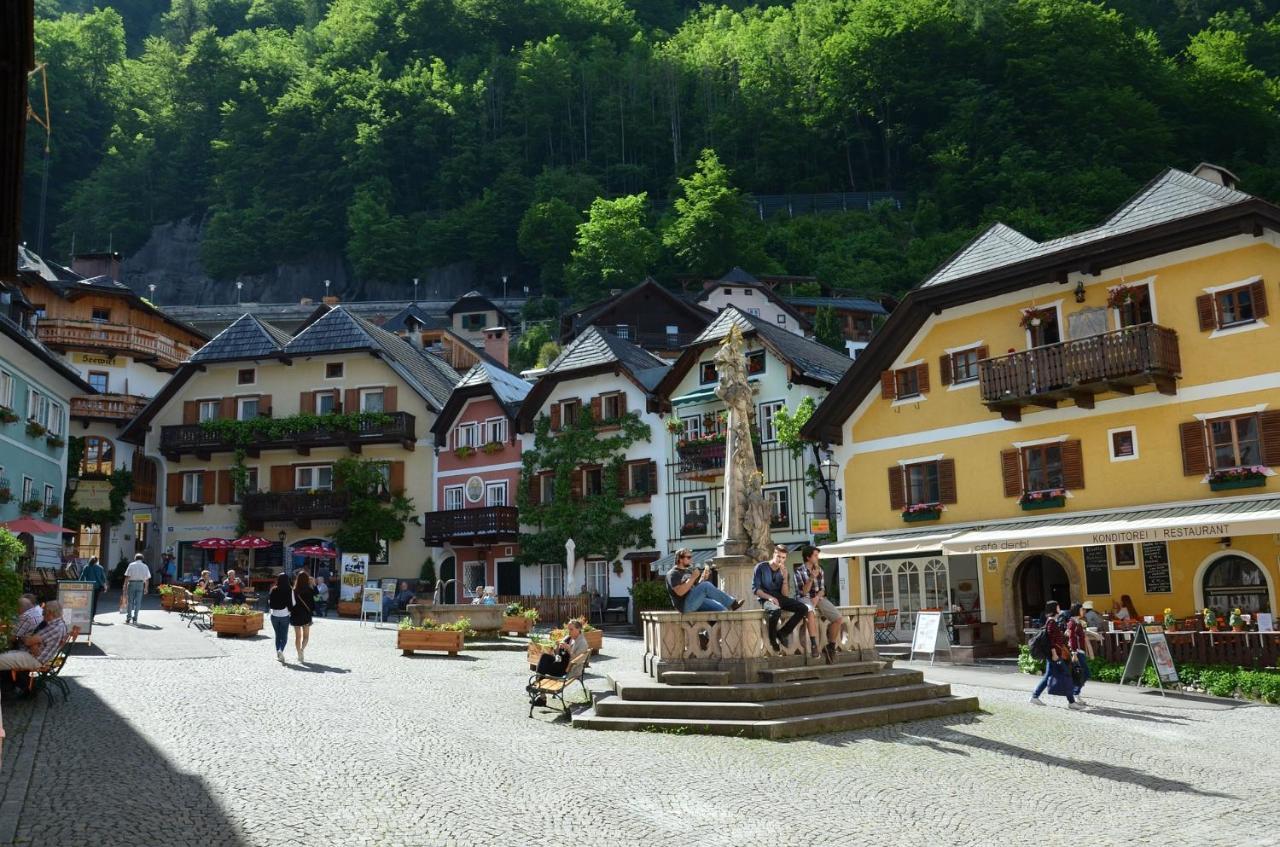 Haus Am Hof - 15Th Century House At The Lake, Near The Marketplace, With A Balcony Hallstatt Exterior photo